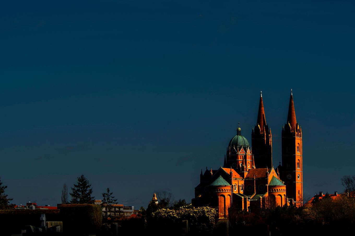 3.-Laszlo-Cseri_Katedrala-sv.-Petra_1-scaled